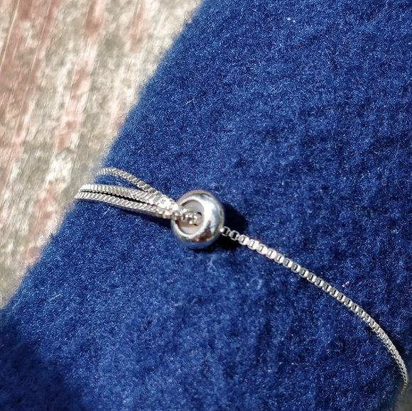 Adjustable Feather Bracelet - Picture 6 of 7